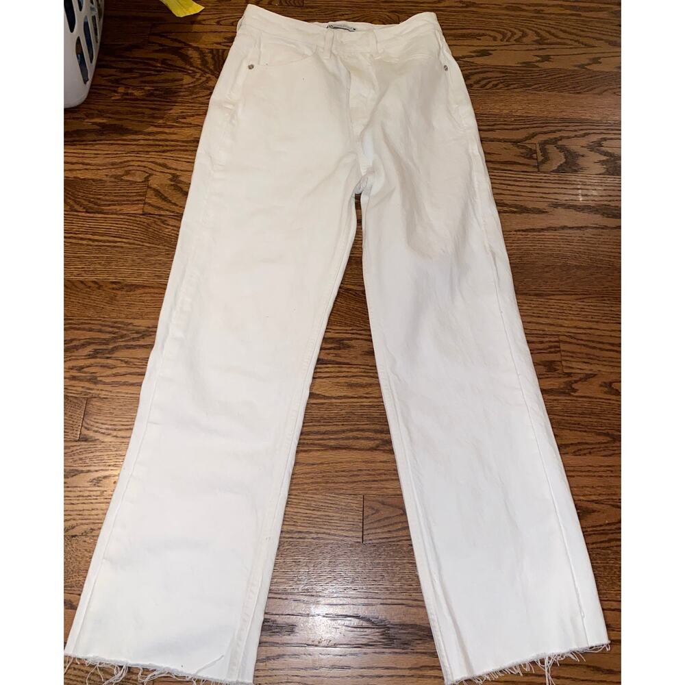 EUC Zara White Straight Leg Cropped Jeans Raw Frayed Hem Size 6 (EU 38)